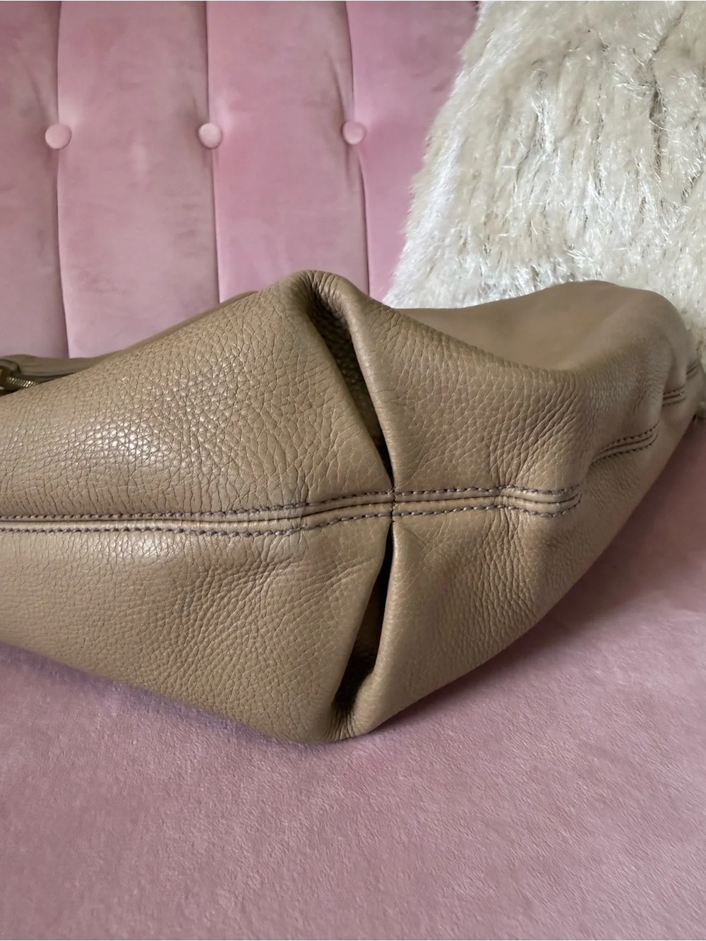 💯Authentic Gucci SOHO Pebbled Tan Leather Hobo Bag Shoulder Bag w Tassel